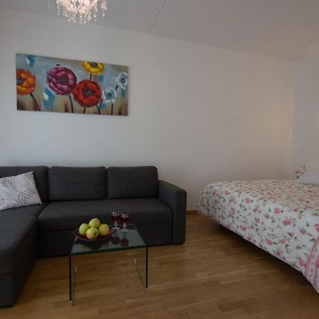 Kueueni 5B Apartment Tartu Esterno foto